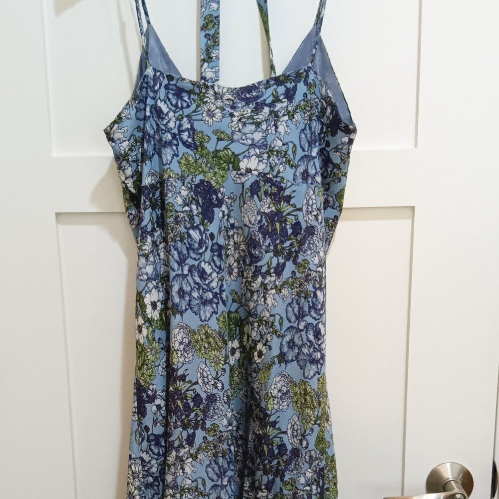 Gold Hawk Lavender Floral Silk Slip Dress with Bottom Lace and Matching Tie Belt - Picture 3 of 6